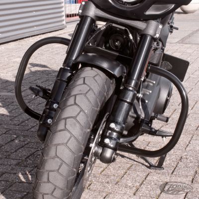 756424 - SUPERTRAPP Blk highway bar Softail 18-UP D=1.25"